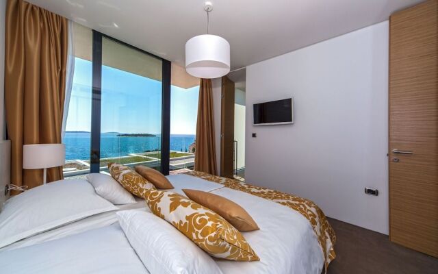 Golden Rays Luxury Villas