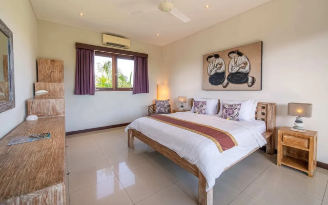 Peaceful Private Villa, 3 BR, Canggu With Staff