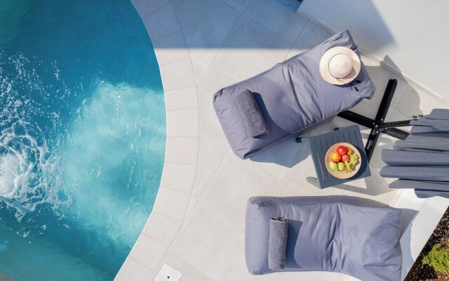 White Cliff Luxury Suites