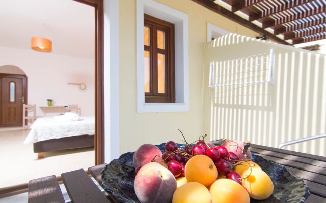 Smaragdi Hotel