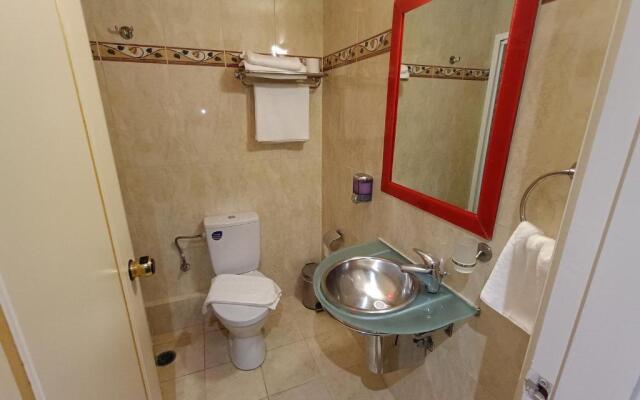 Hotel Queens Leriotis