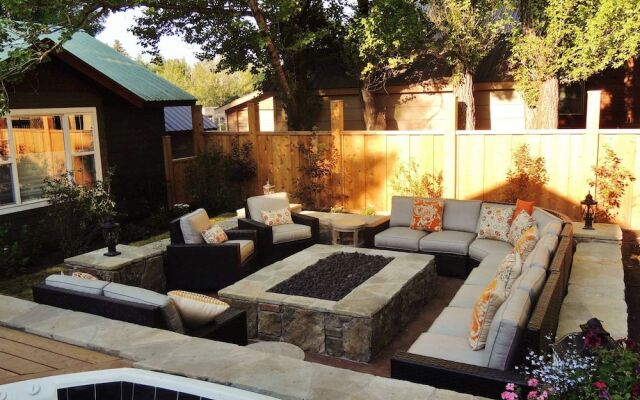 Huff House Inn and Cabins