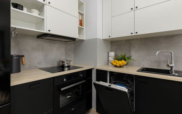 Warsaw Glebocka Apartment by Renters