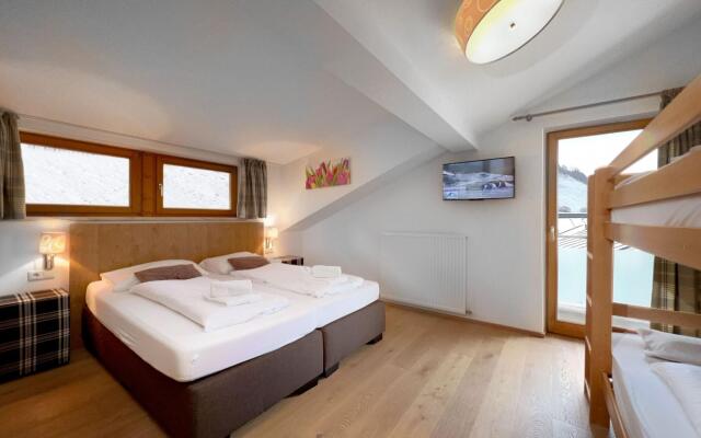 Hilltop apartment in Piesendorf with balcony