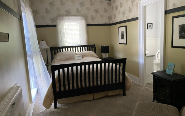 Monroe Manor Inn