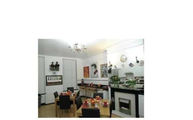 Liverpool Lodge
