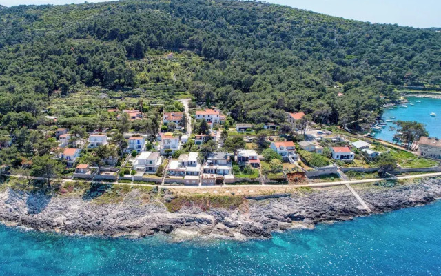 RR Losinj Harbour View Apartment