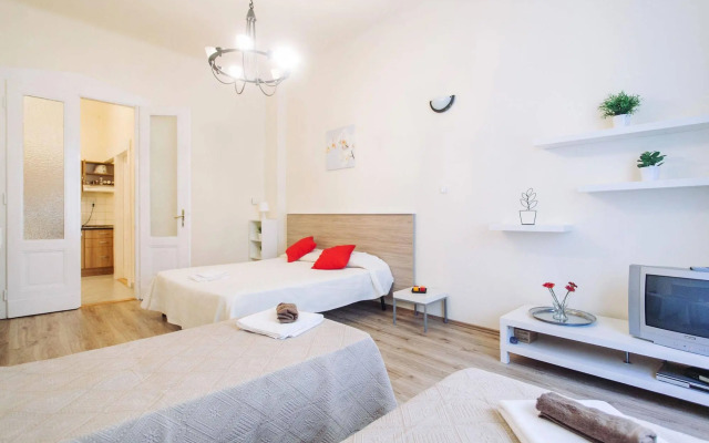 Dandy Deluxe Apartments