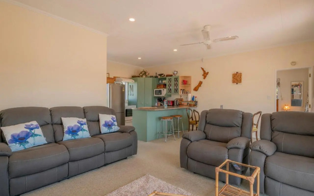 Harbour View Haven - Pauanui Holiday Home