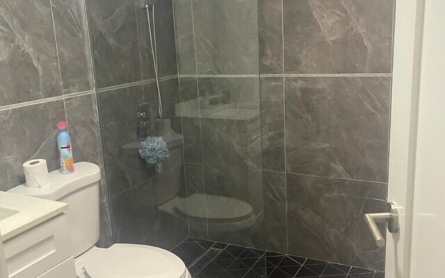 Charming 3-bed Apartment in Portmore With Pool