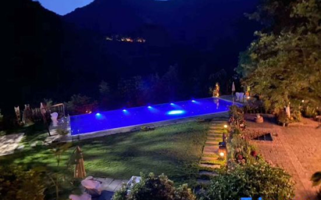 One Mountain Nine Houses