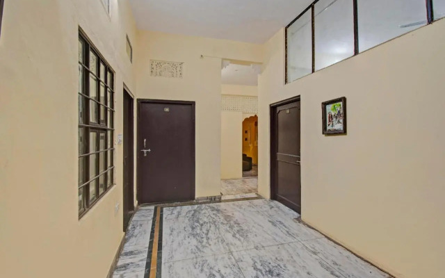 OYO Flagship 70280 Hotel Raj Baag