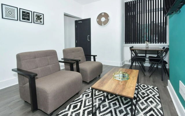 Townhouse @ 202 Walthall Street Crewe