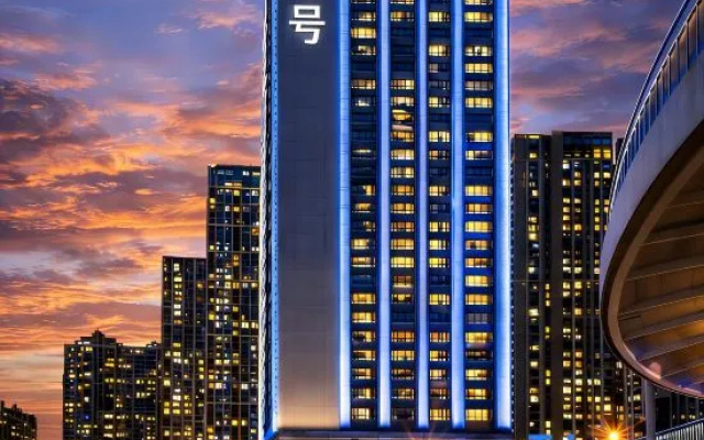 GY Stay Ferris Art Video View Hotel No. 1(the twin towers of the White House) – Exterior – Guiyang