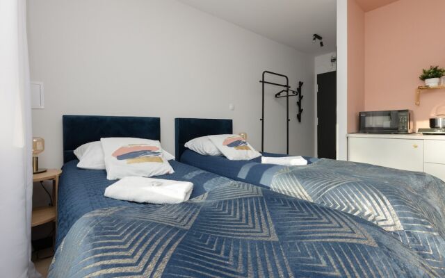 Studio Batorego Warsaw by Renters