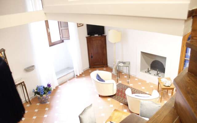 Art Apartment Borgo la Croce