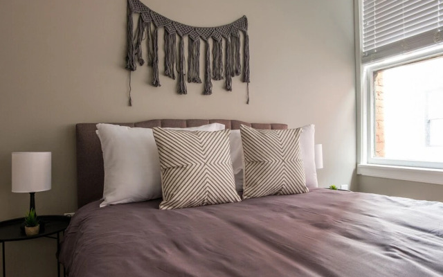 Large 2BR Apt Near Perk Plaza