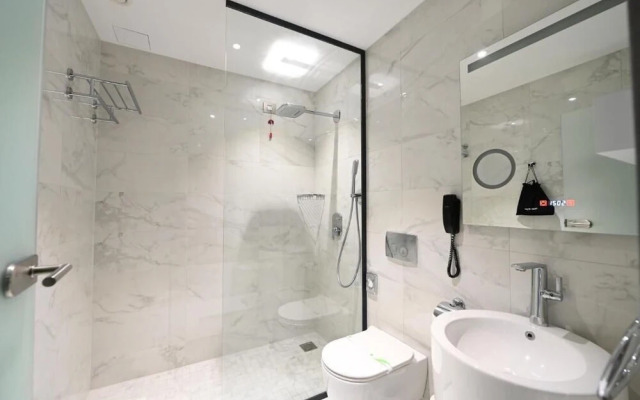 Aniroc Signature Hotel
