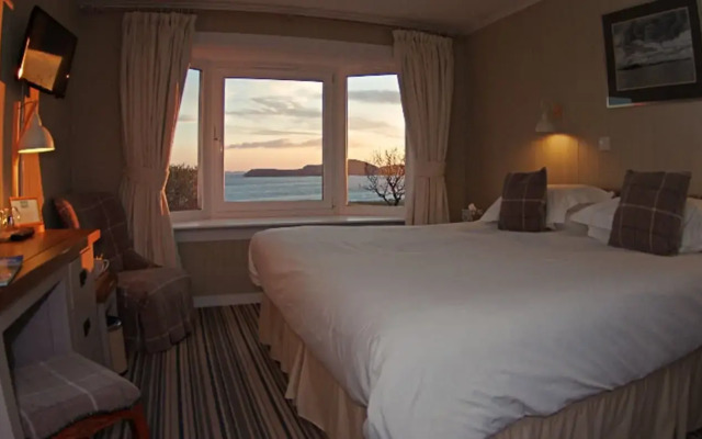 Summer Isles Hotel