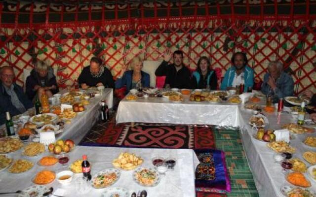 Happy Nomads Yurt Camp & Hostel