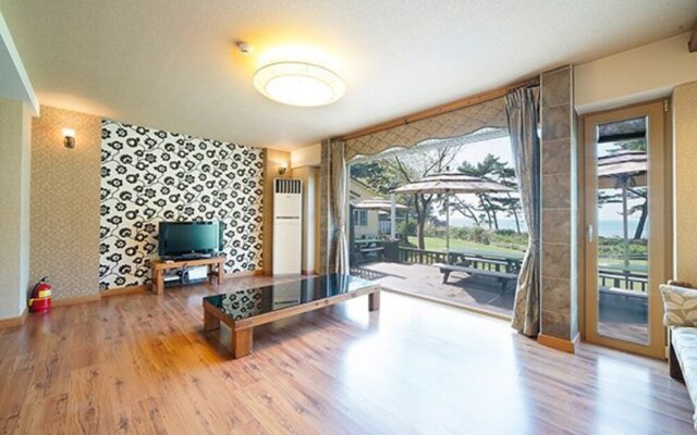 Taean Jaderak Pension