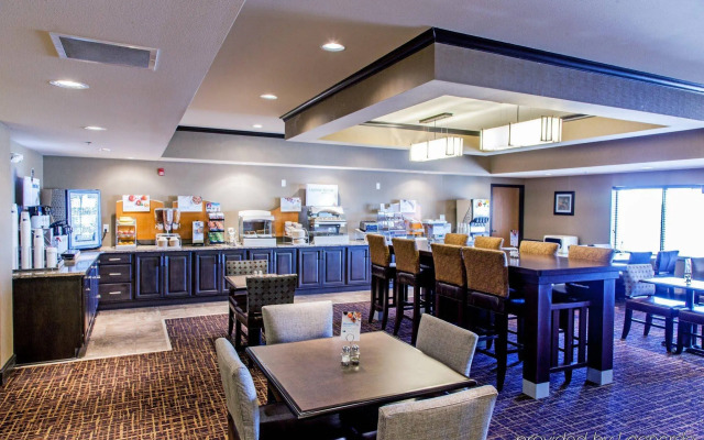 Holiday Inn Express & Suites Yankton by IHG