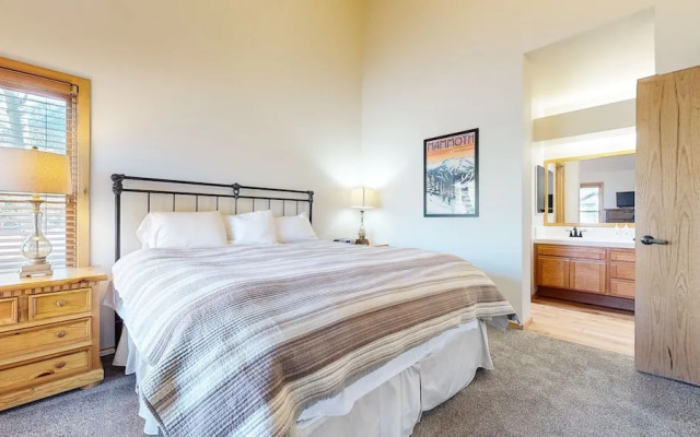 Snowcreek V #874 3 Bedroom Condo by RedAwning