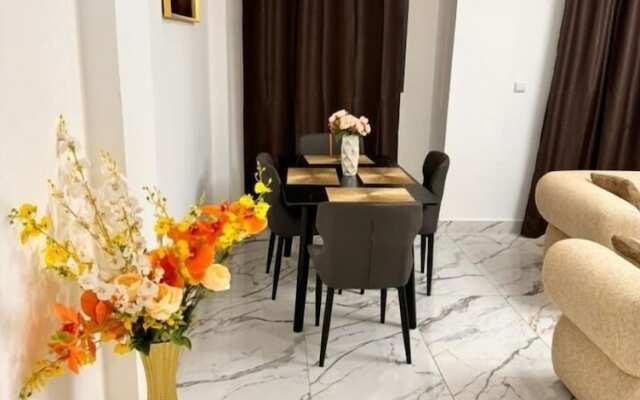 Everluxe Residence