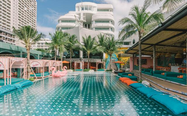 A-One The Royal Cruise Hotel Pattaya