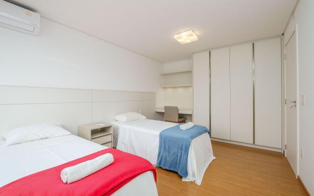 Incrível casa com churrasqueira em Jurerê RDR030