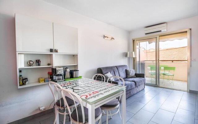 2 Rooms With Parking and Balcony, Heart of Cannes