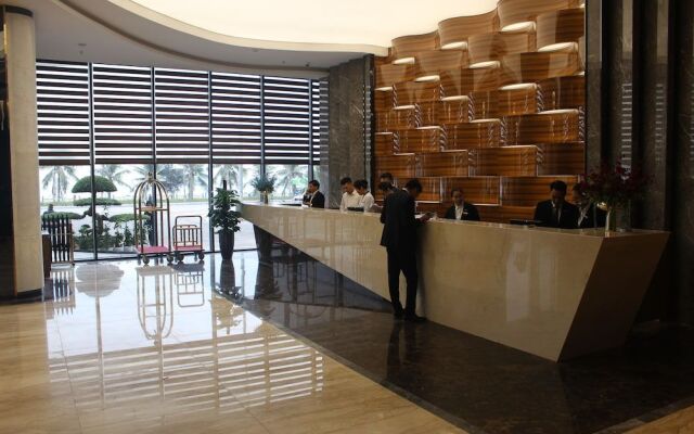 Muong Thanh Grand Bai Chay Hotel