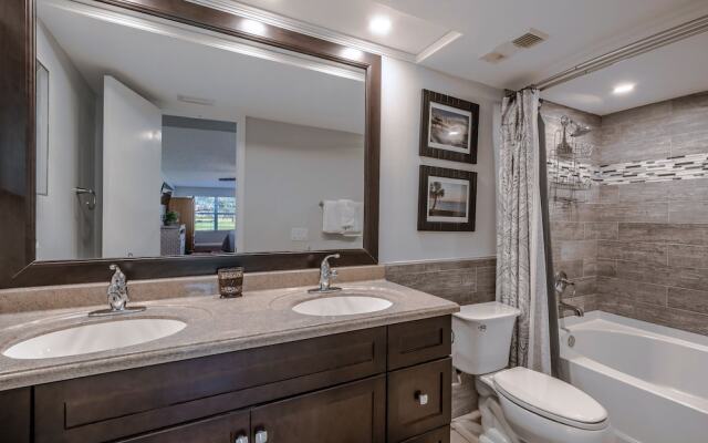 Vista Verde East 2-212