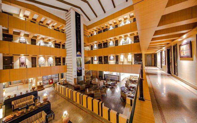 Hotel Grand Mahal