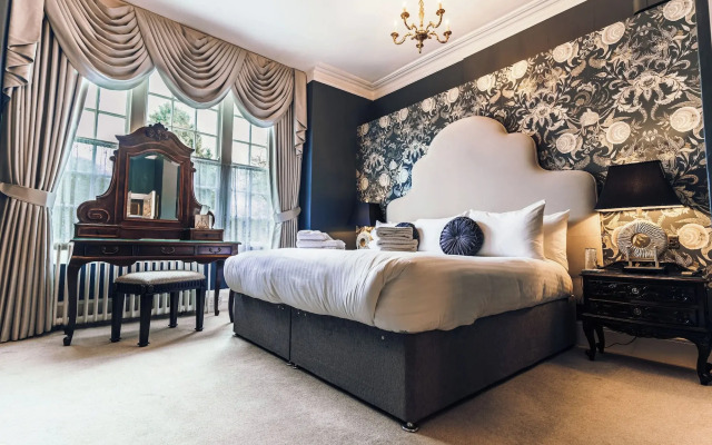 Plas Dinas Country House