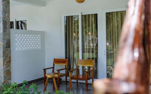 Charm Hon Rom Villas Resort