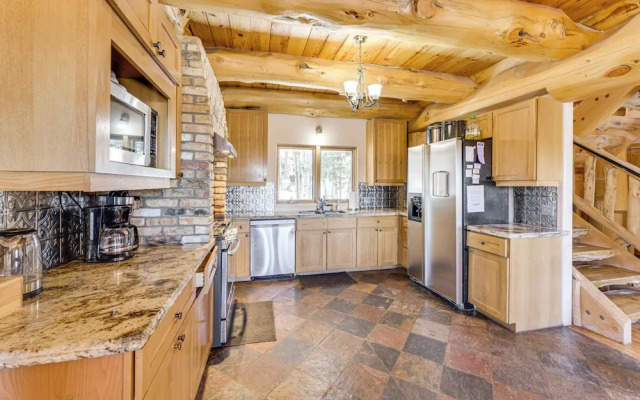 'burning Sky Lodge': Private Hot Tub & Ski-in/out