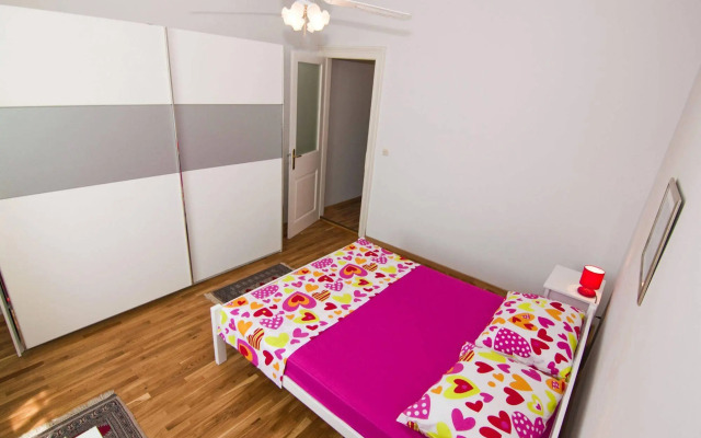 Rodrigo Apartments