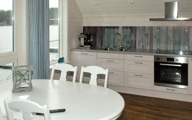 Four-Bedroom Holiday home in Urangsvåg