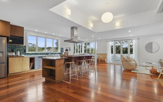 Grey Lynn - Grandeur - Cafe Lifestyle