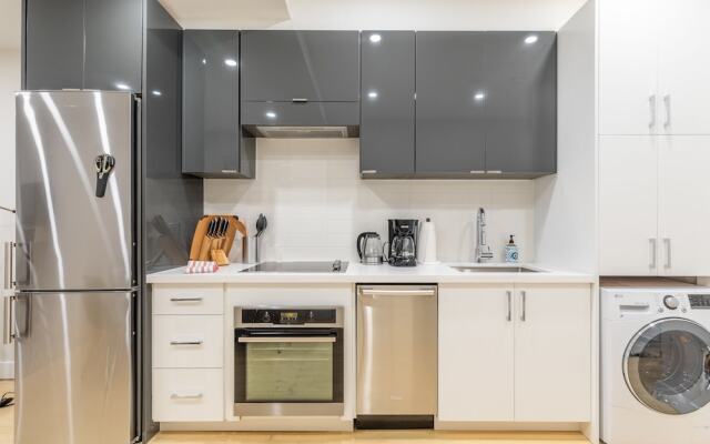 Gorgeous 1BR Apartment in Queen West