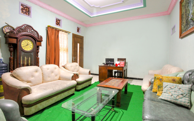 OYO 1689 Sumber Urip Family Homestay Syariah