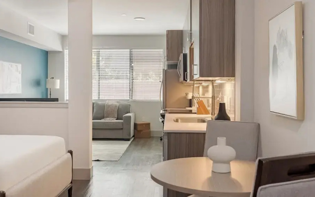 Biltmore Apartments By Landing