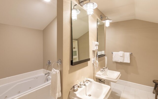 River Club 306 2 Bedroom Condo by Alpine Lodging Telluride