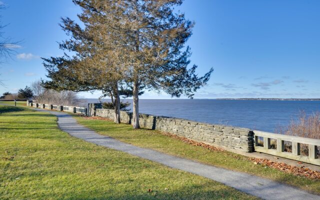 Sackets Harbor Apartment, Walk to Lake Ontario!