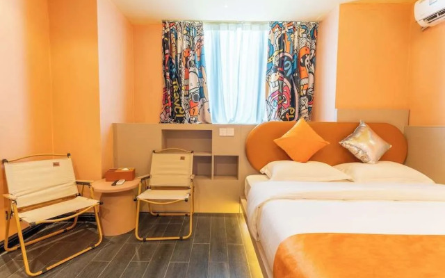 Wind Sleeping Color Hotel