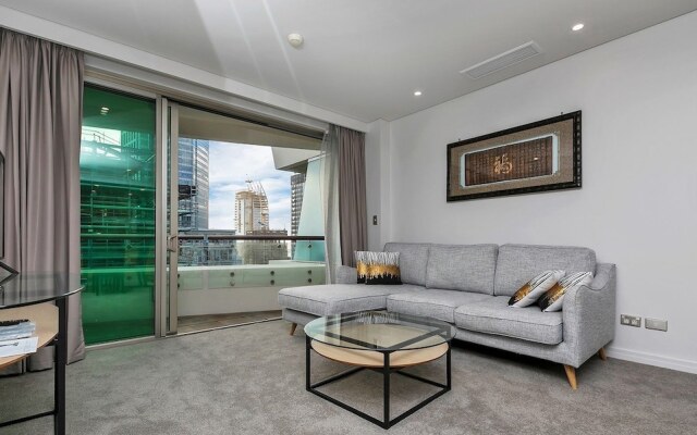 QV Deluxe Waterside Apartment - 851