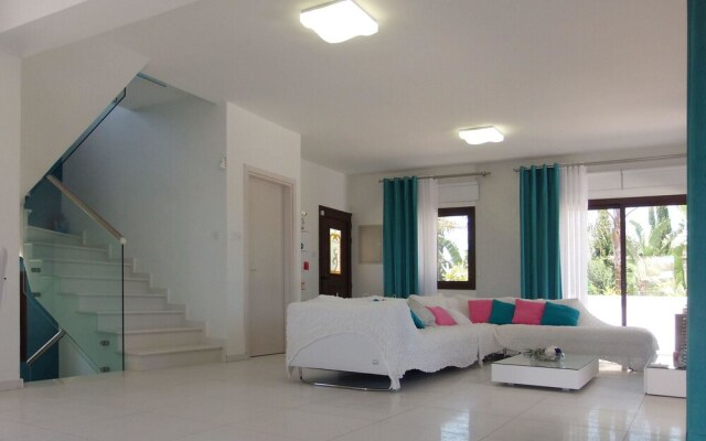 Villa Grecian 1 Platinum