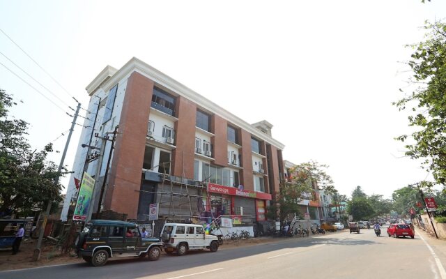 OYO 9048 Hotel Lucifer