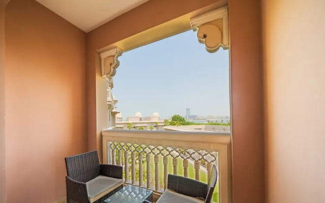 Spacious One Bedroom with Beach Access